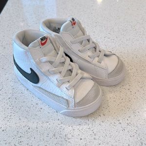 Nike blazer mid ‘77 toddler size 7c